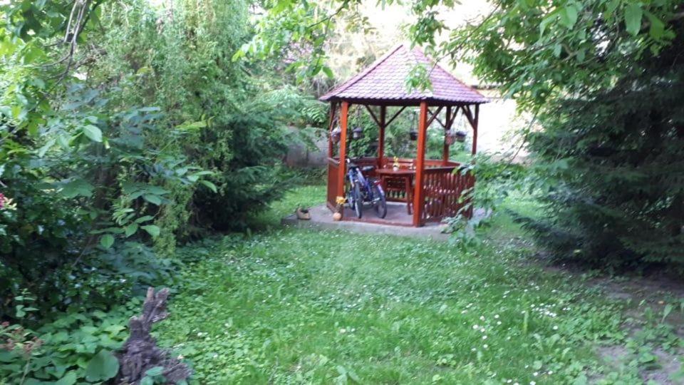 Kerekparos Es Zarandok Vendeghaz Villa Apostag Eksteriør bilde